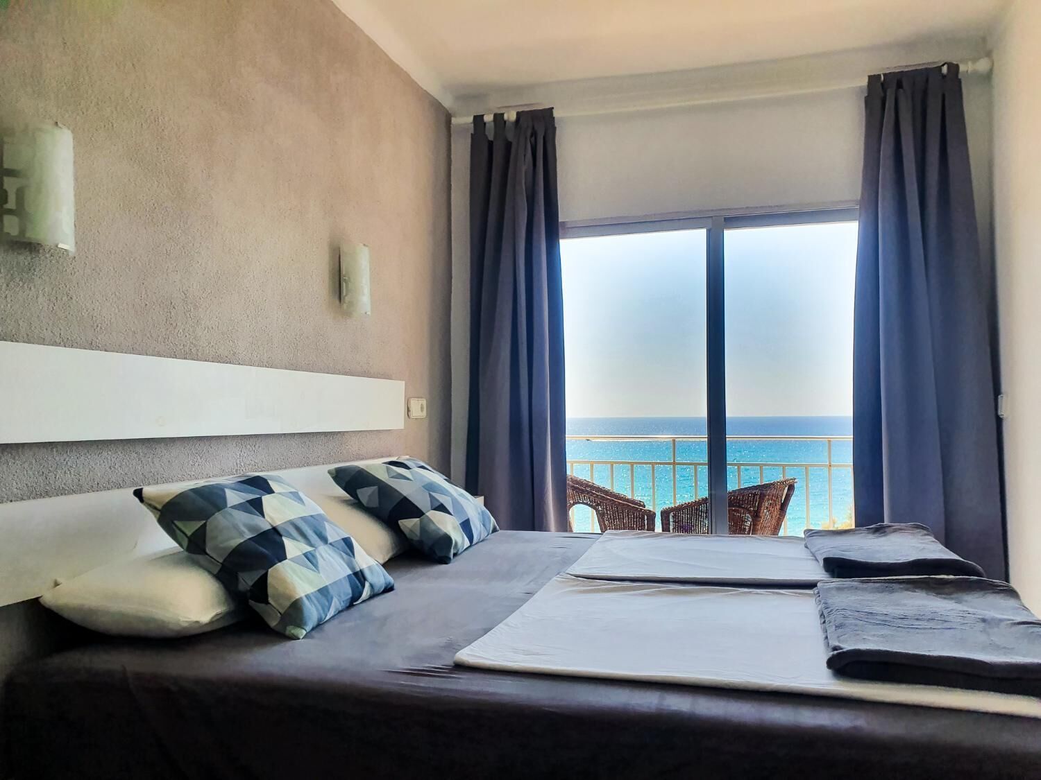 Bộ đồ giường kháng dị ứng, bàn ủi/dụng cụ ủi quần áo 