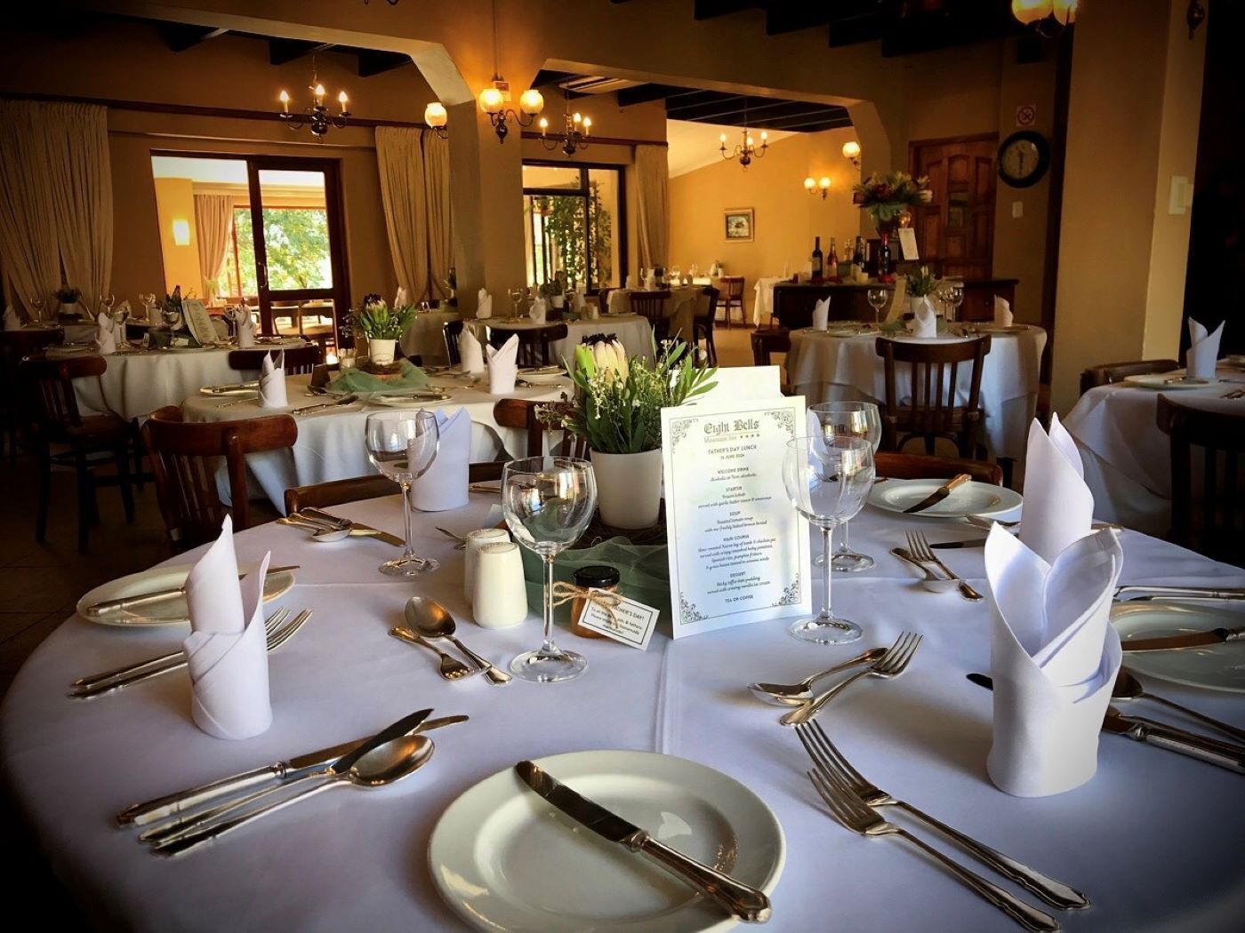 lunch, dinner served; local cuisine, al fresco dining