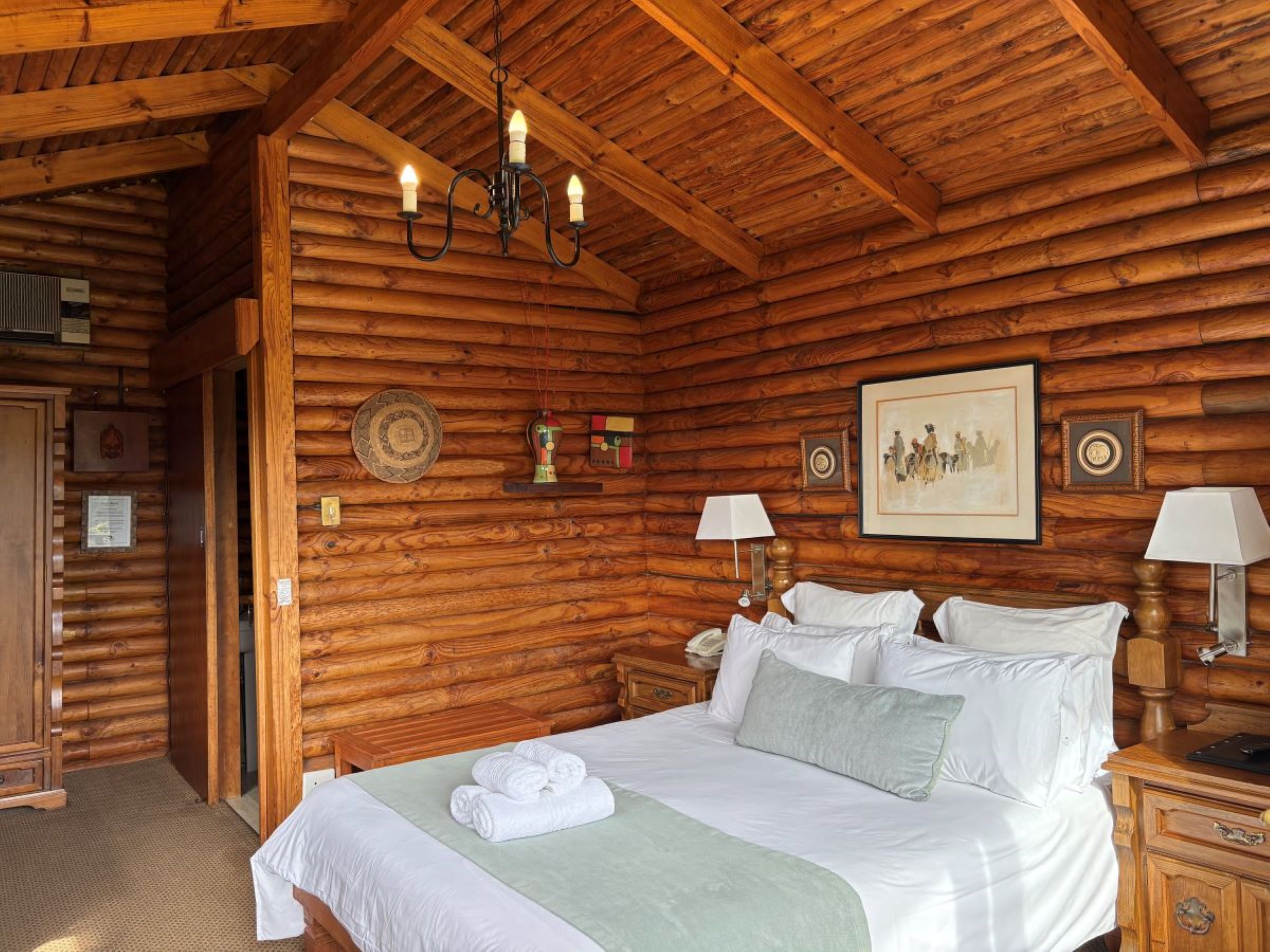 Doppel- oder Zweibettzimmer (Swiss Village Cabins) | Hochwertige Bettwaren, Daunenbettdecken, Zimmersafe