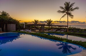 2 outdoor pools, open 9:00 AM to 6:00 PM, pool umbrellas - Pousada Estrela D'Água (Porto Seguro)