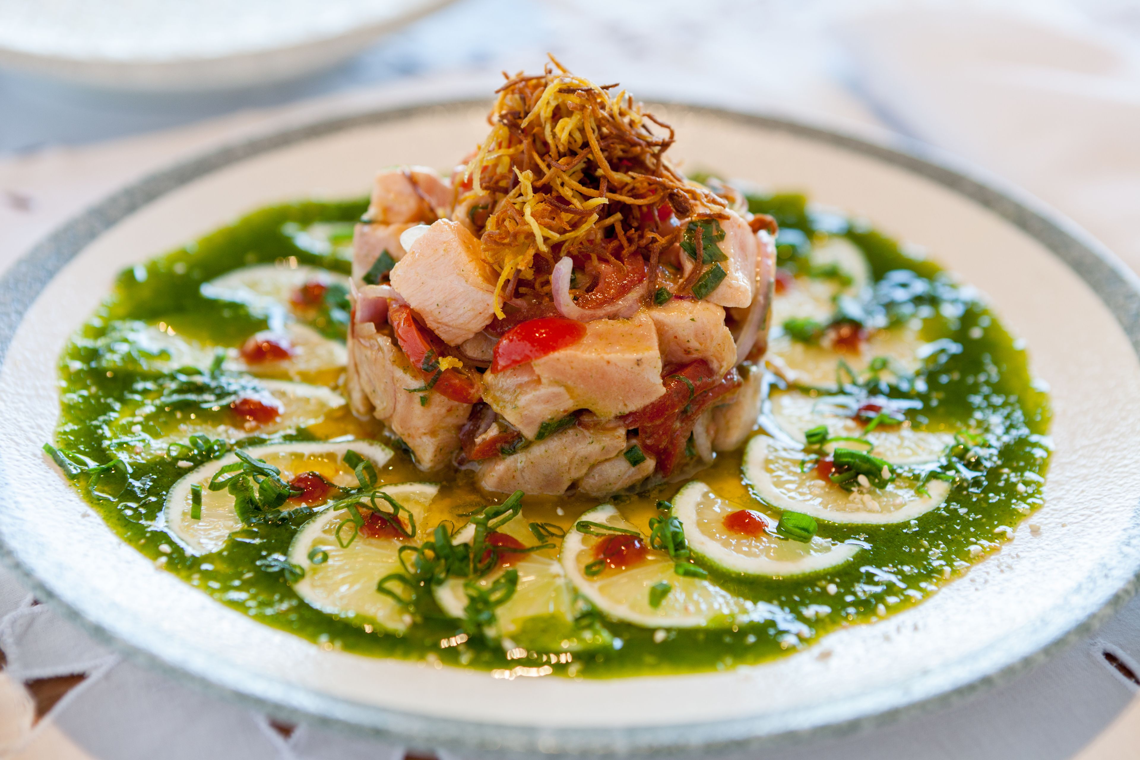 3 restaurants, lunch, dinner served; international cuisine