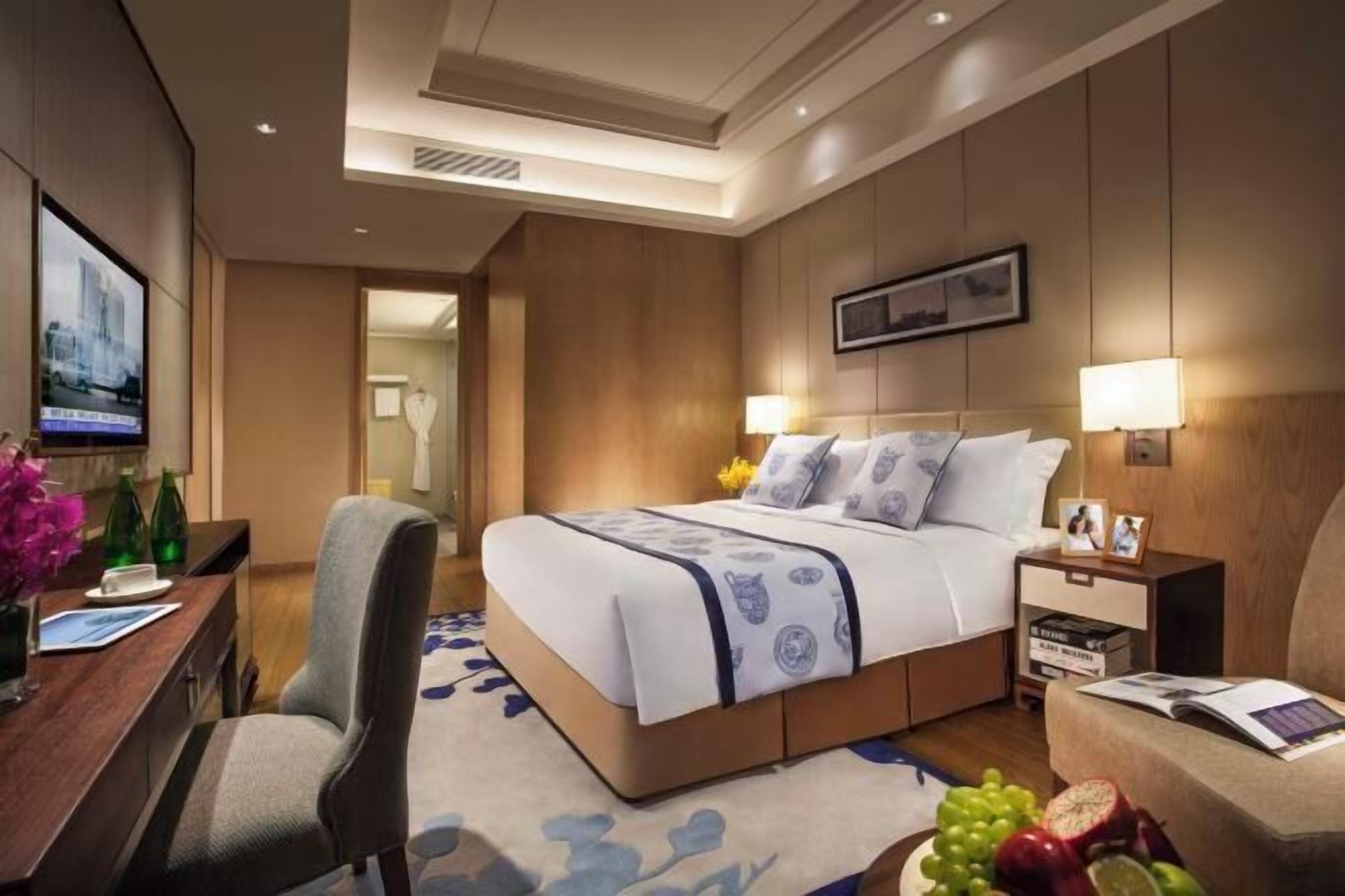 Free minibar items, in-room safe, laptop workspace, blackout curtains