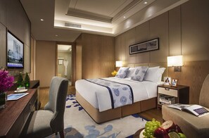 มินิบาร์ฟรีบางอย่าง, ตู้นิรภัยในห้องพัก, พื้นที่ทำงานแบบใช้แล็ปท็อป