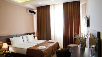 Premium bedding, minibar, desk, iron/ironing board