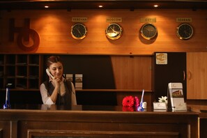 Mostrador para check-in y check-out