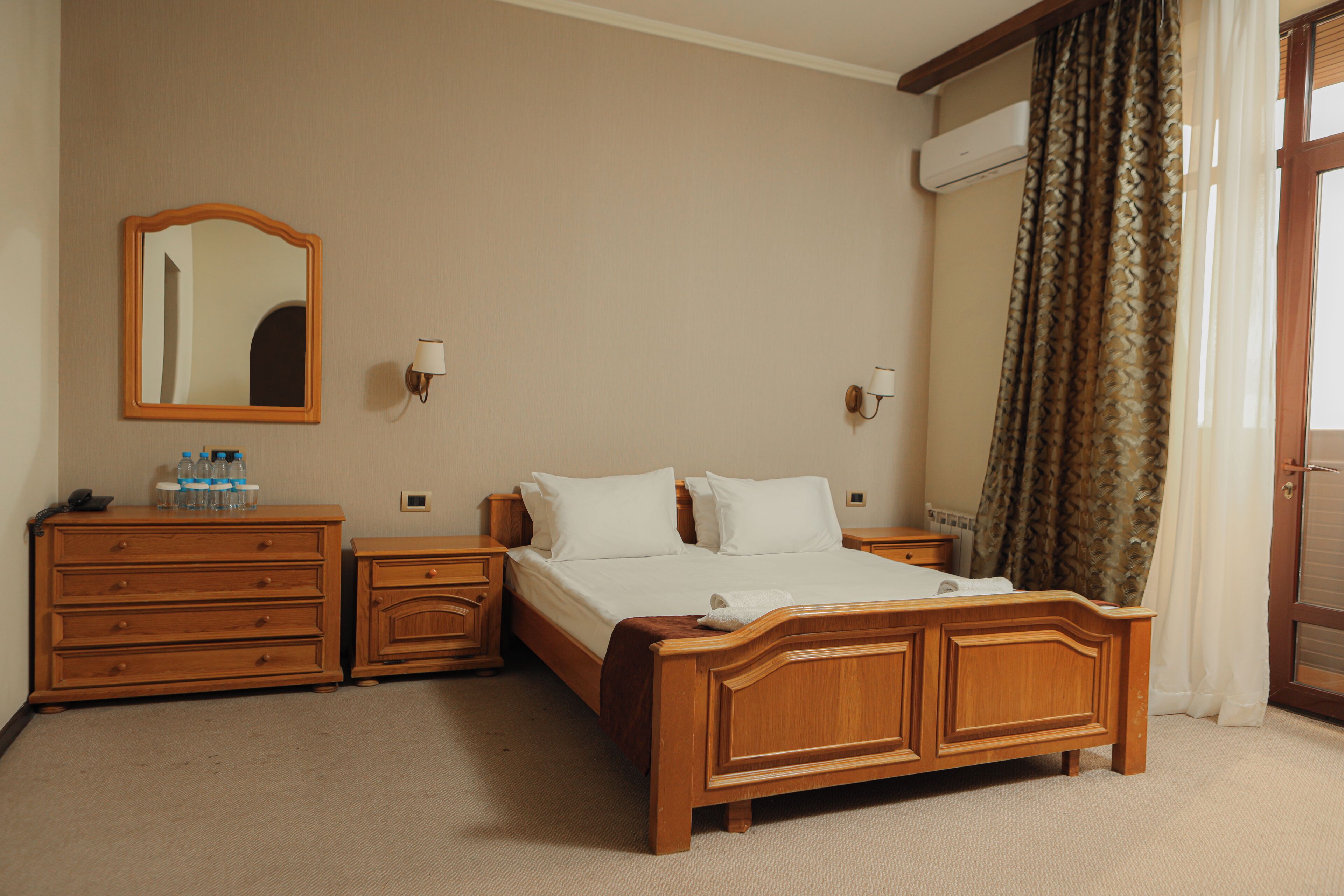 Family Room | Premium bedding, minibar, desk, iron/ironing board