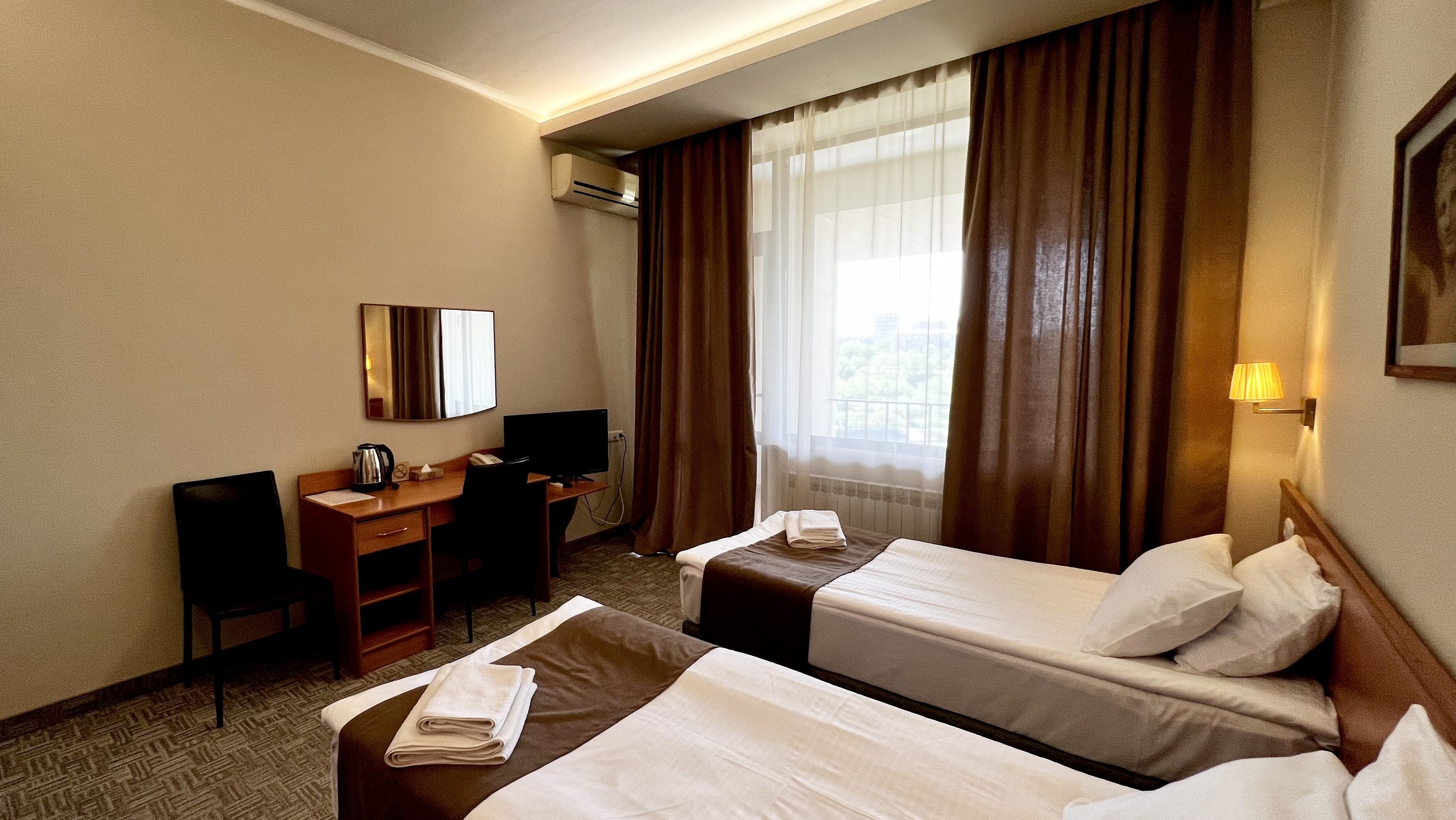 standard twin room, 2 single beds, pool view | 1 bedroom, premium bedding, minibar, desk