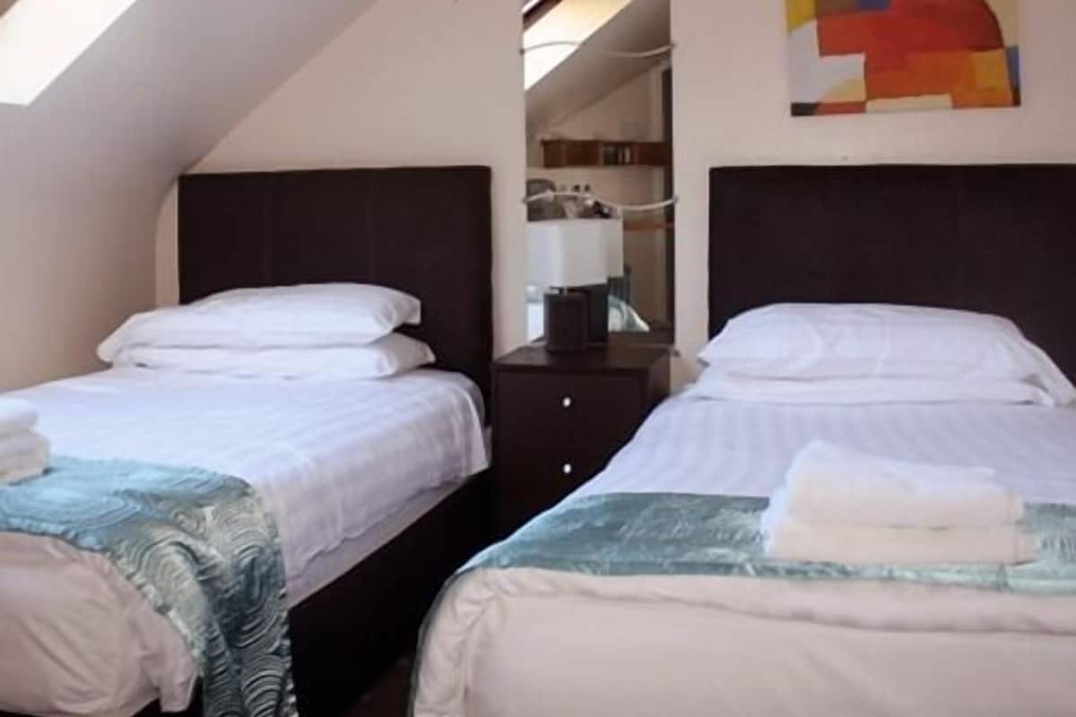 Superior Twin Room, Ensuite