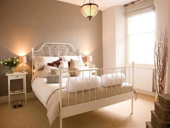 Standard Double Room, Ensuite | 1 bedroom, iron/ironing board