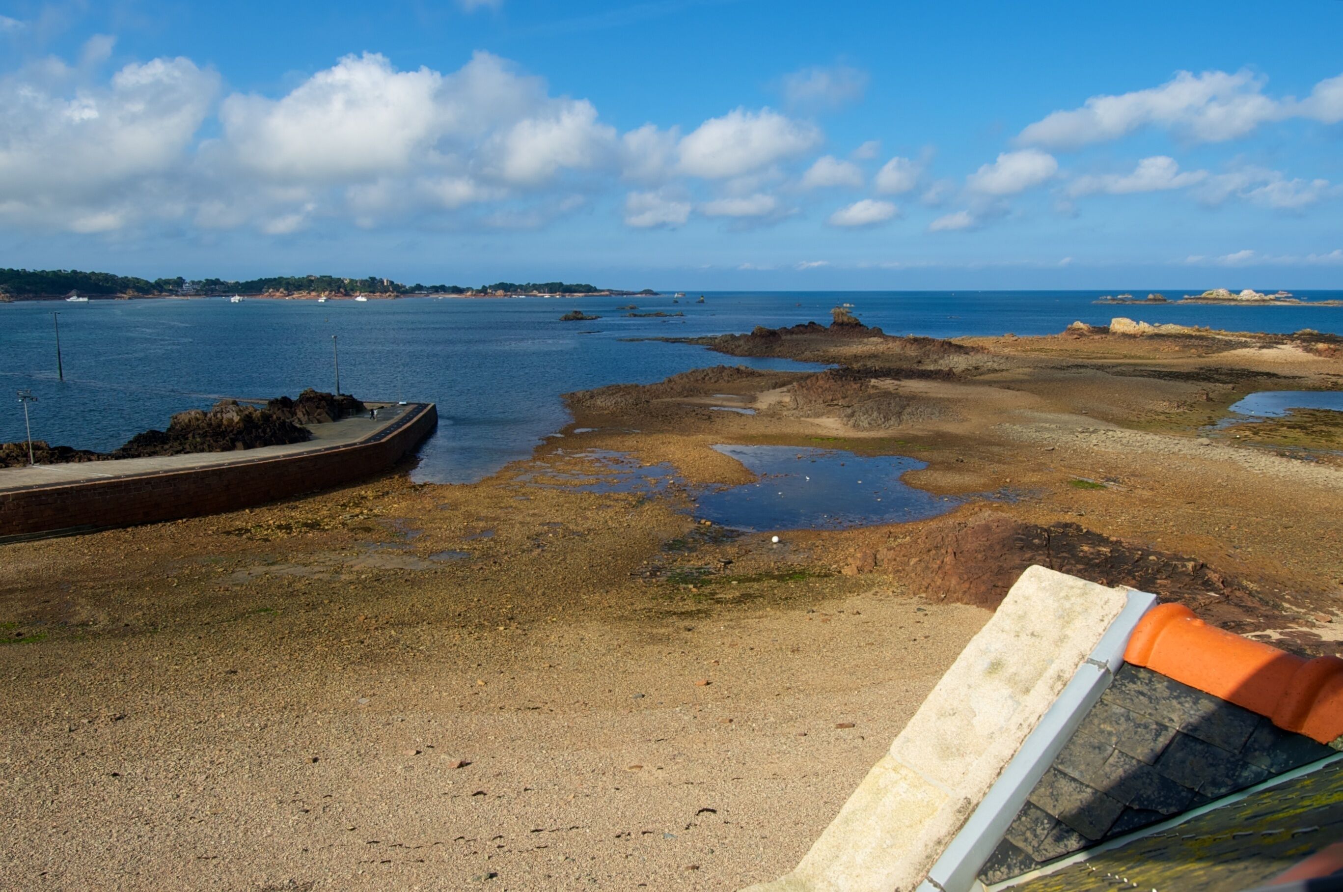 superior room, 1 queen bed, non smoking, sea view (twin bed on request) | premium bedding, pillow-top beds, minibar, in-room safe