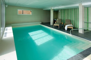 Premium bedding, pillow-top beds, minibar, in-room safe