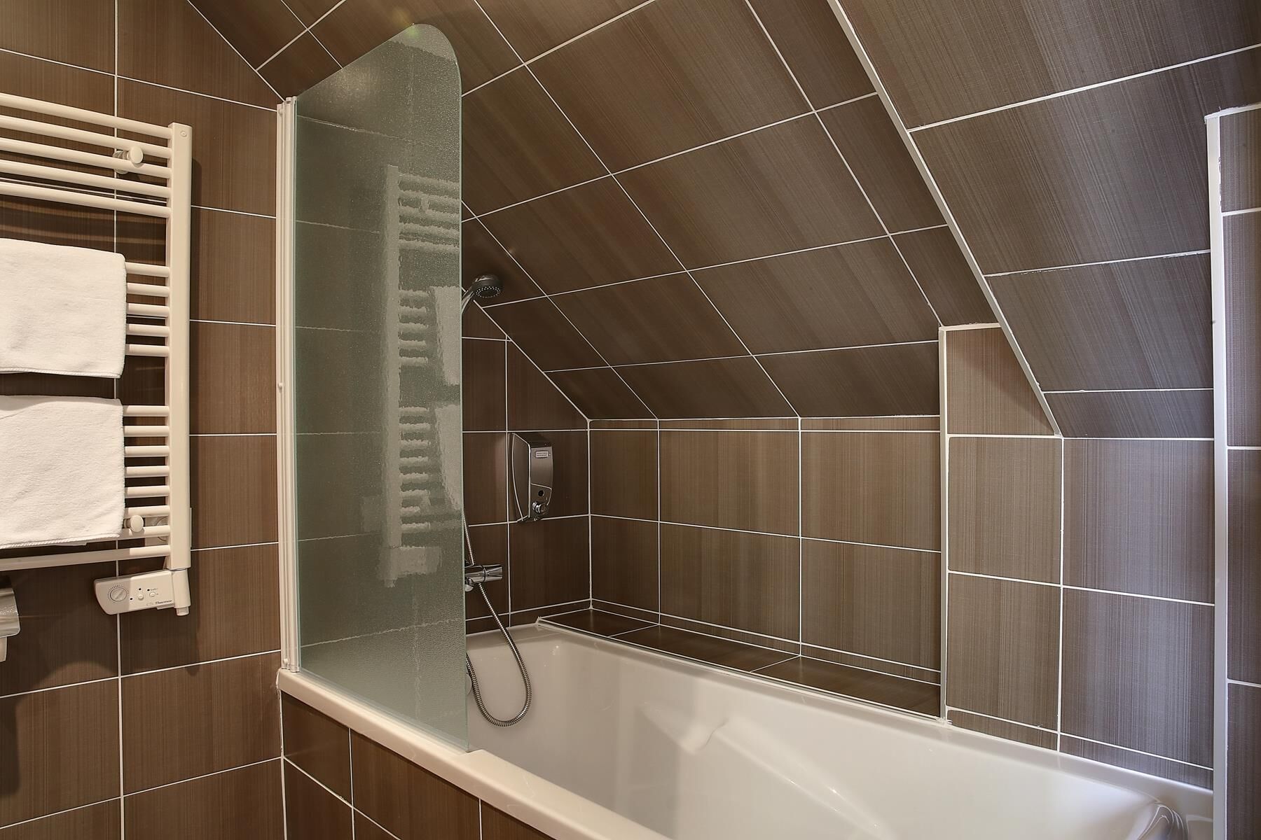 superior room, 1 queen bed, non smoking, sea view (twin bed on request) | premium bedding, pillow-top beds, minibar, in-room safe