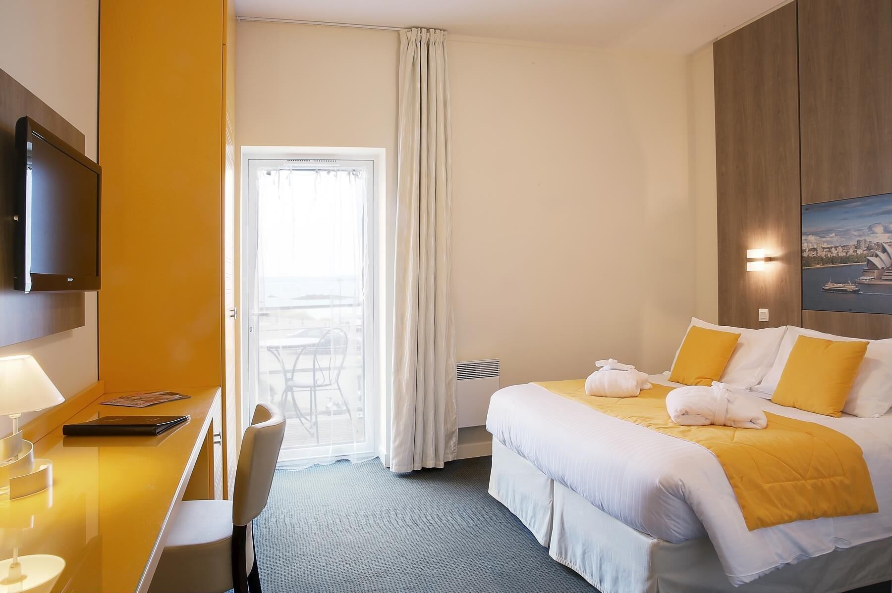 superior room, 1 queen bed, non smoking, sea view (twin bed on request) | premium bedding, pillow-top beds, minibar, in-room safe