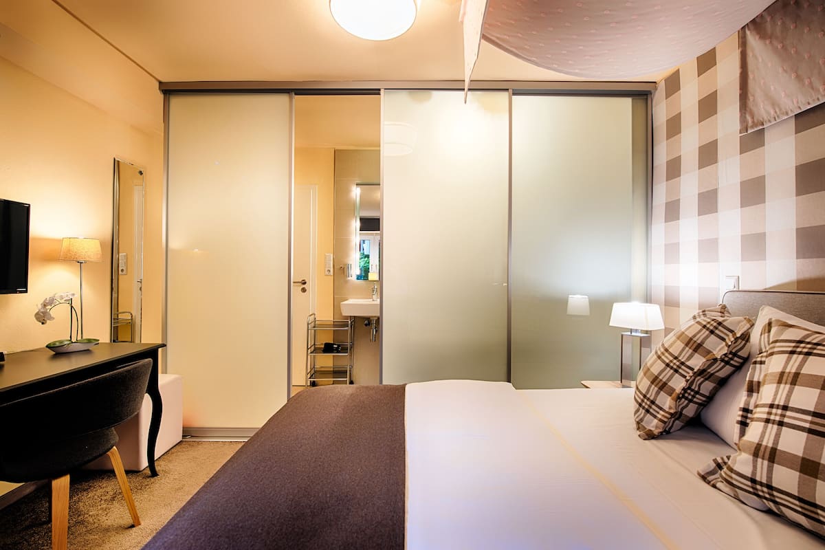 Comfort eenpersoonskamer, 1 twijfelaar (2 large Single Bed) | Een kluis op de kamer, een bureau, gratis wifi