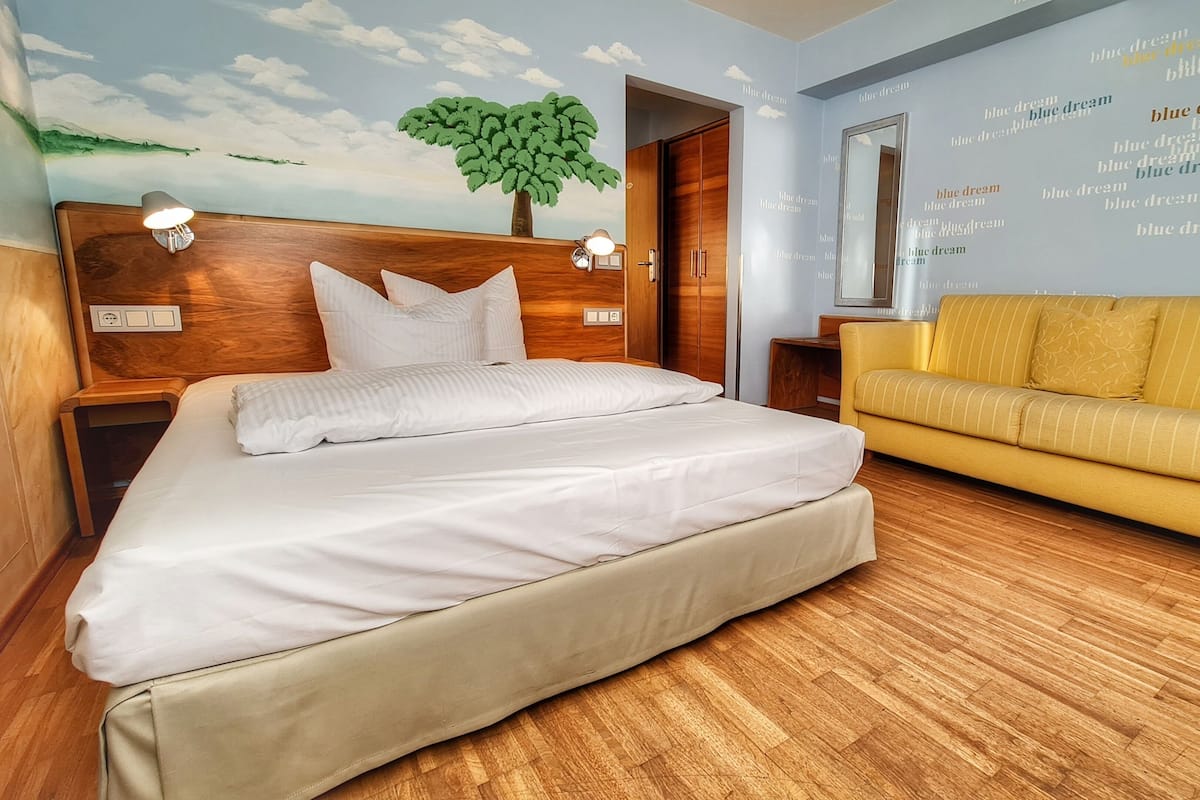 Standard Single Room | Hypo-allergenic bedding, down comforters, minibar, in-room safe