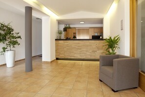 入住/退房自助服務台