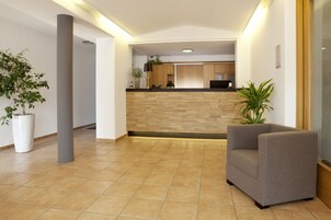 Mostrador para check-in y check-out