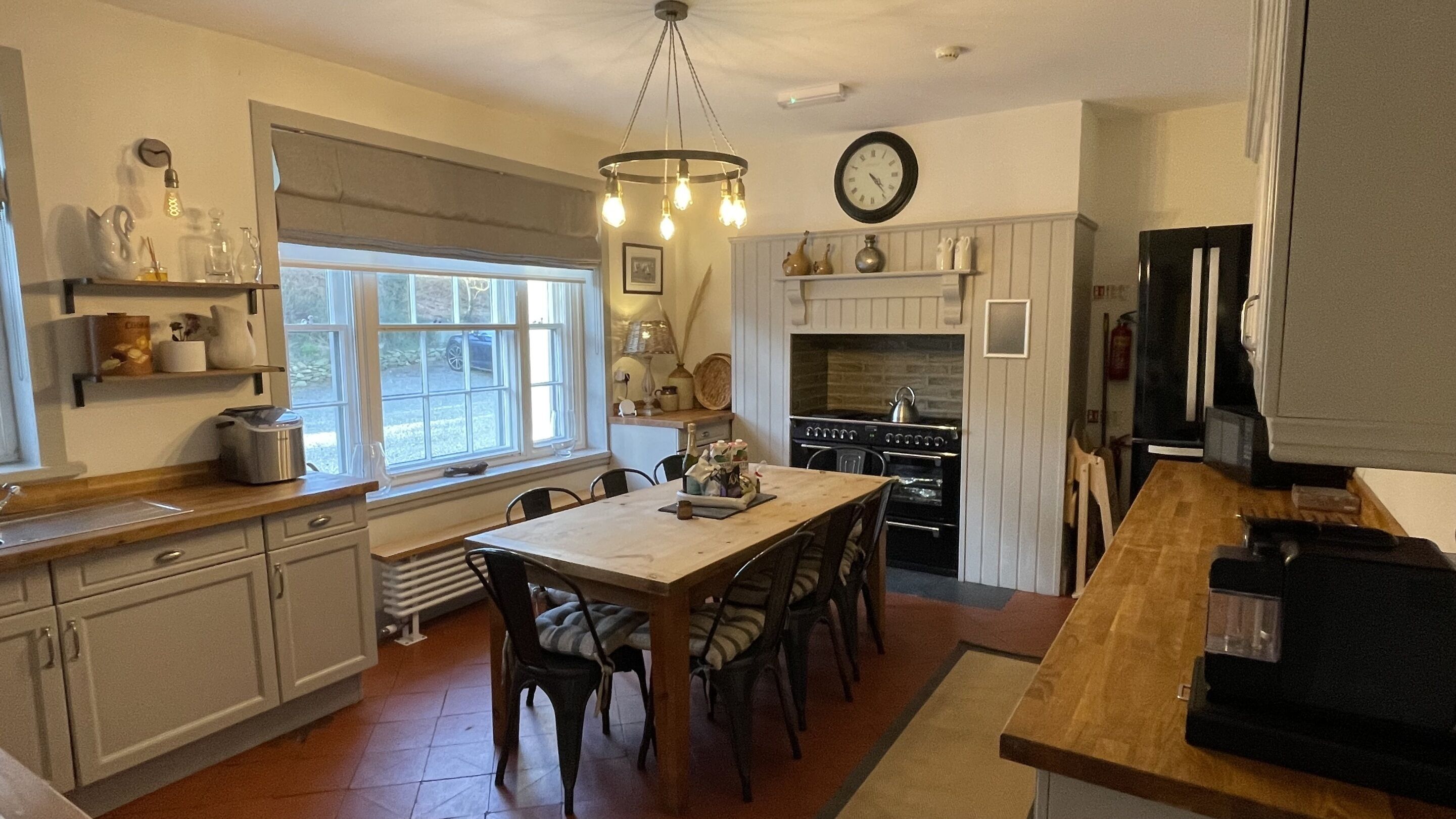 House, Private Bathroom (Tan Y Cytiau Holiday Home) | Private kitchen | High chair