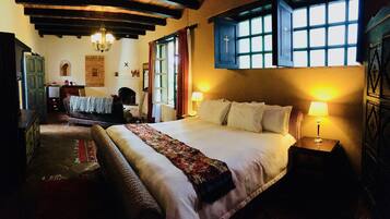 Luxury Suite, 1 King Bed | Premium bedding, down comforters, pillowtop beds, minibar