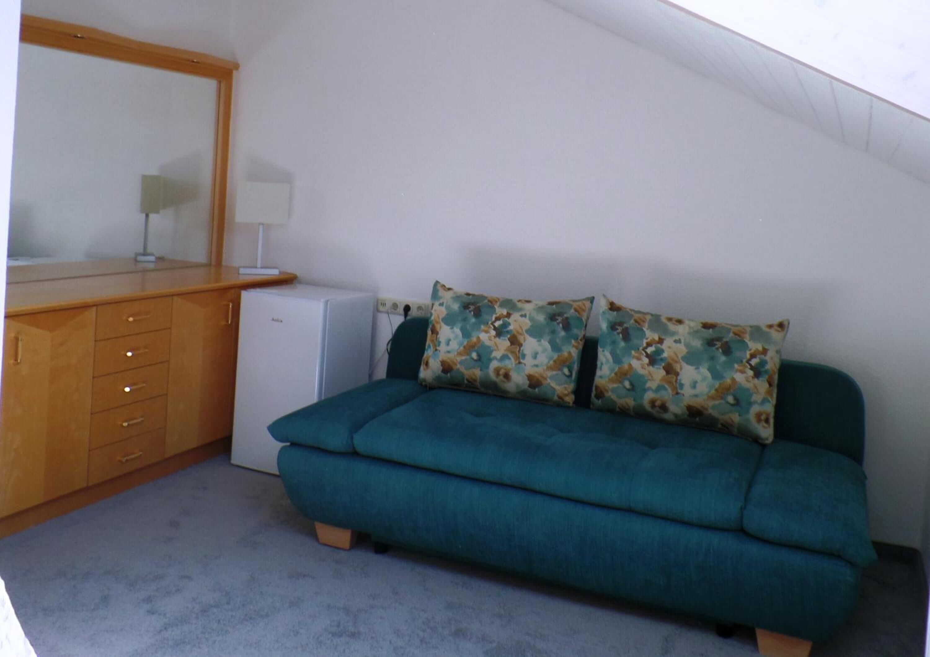 60-inch flat-screen tv with cable channels, tv