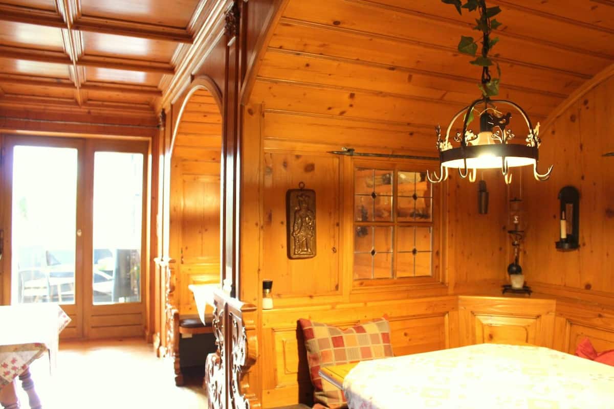 60-inch flat-screen tv with cable channels, tv