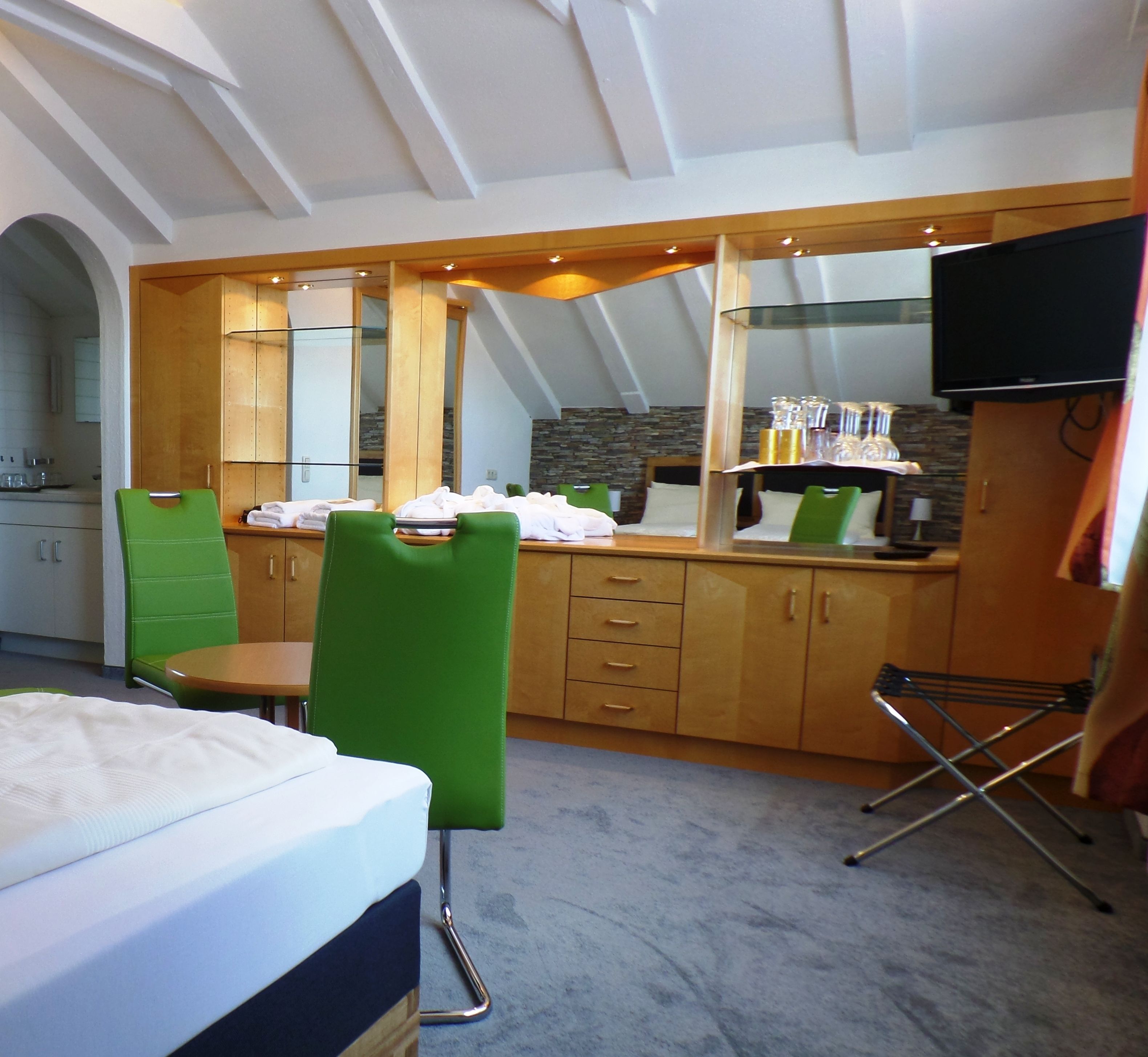 classic suite, 3 bedrooms | hypo-allergenic bedding, free wifi, bed sheets