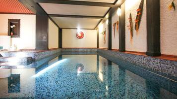 Innenpool, Liegestühle