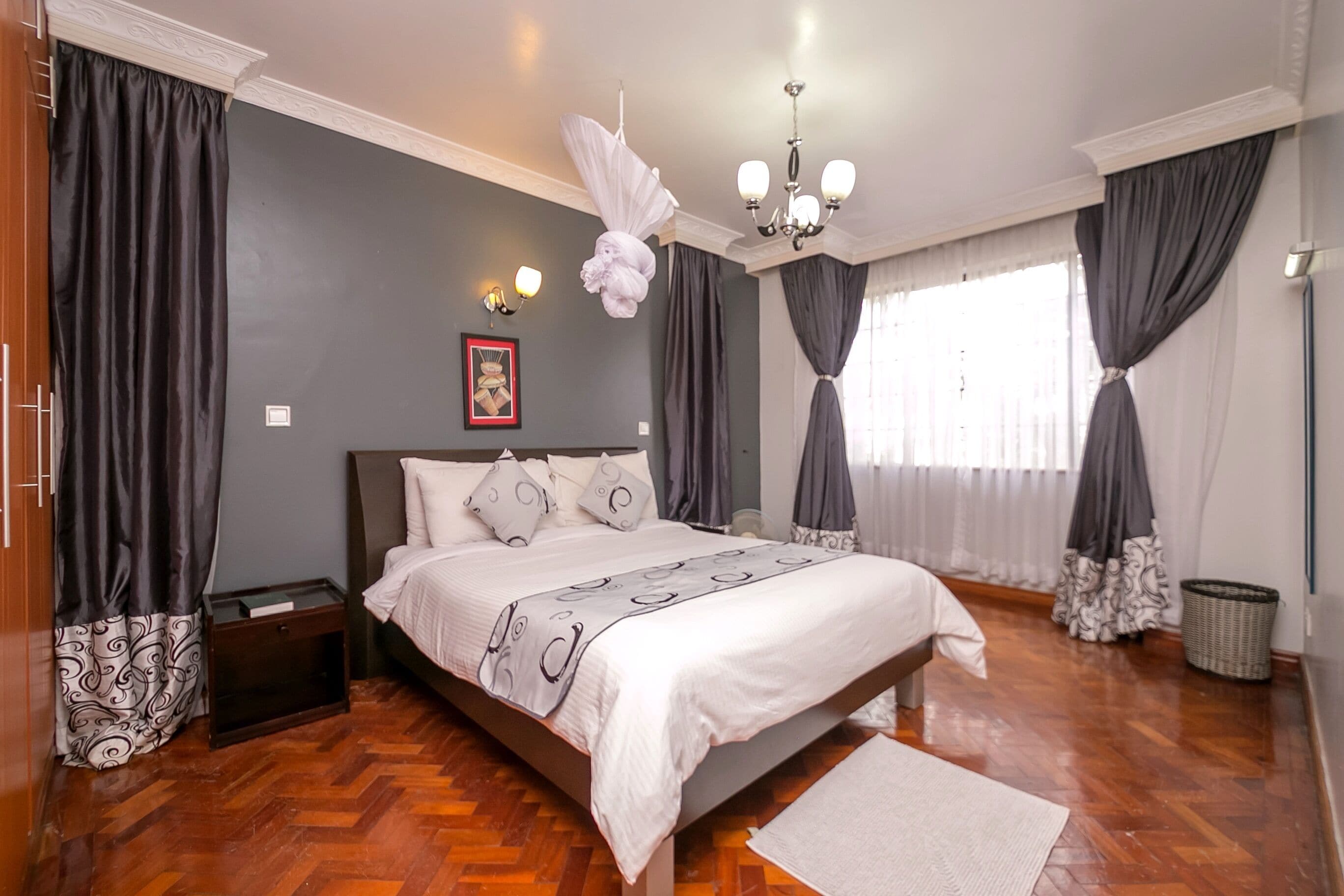 Suite Standard, 1 chambre | Coffres-forts dans les chambres, bureau, fer et planche à repasser