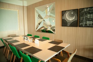 Breakfast, lunch, dinner served; international cuisine  - Arrey Gran Hotel (Teresina)