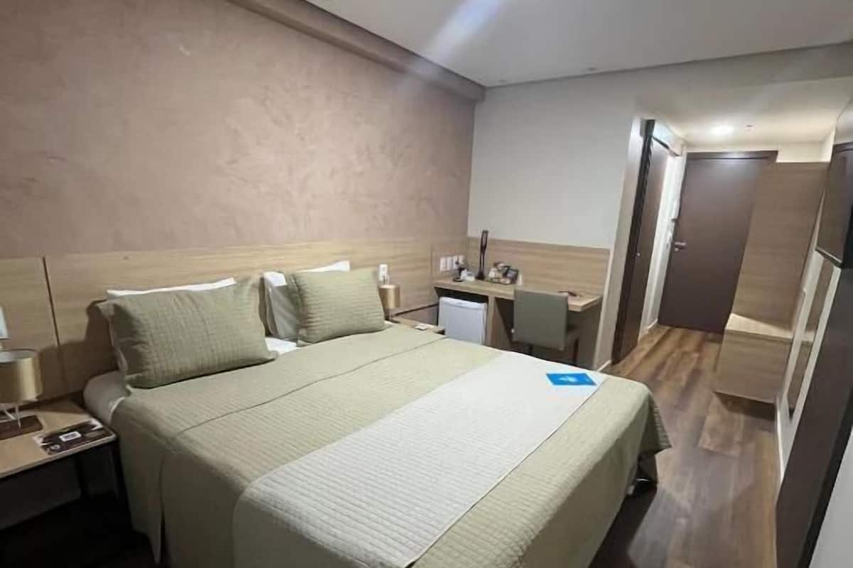 1 chambre, minibar, bureau, espace de travail pour ordinateur portable