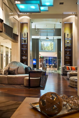 Lobby. Renaissance Santiago Hotel by Marriott