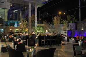 Aamiainen, lounas ja illallinen; kansainvälinen keittiö