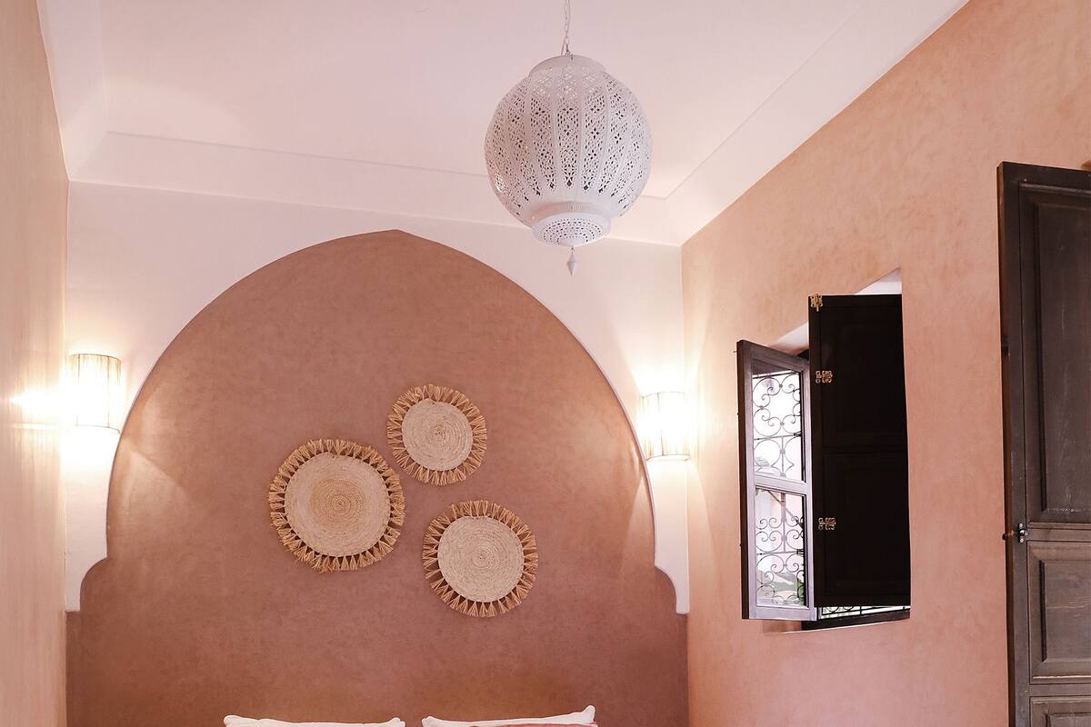 Superior Double Room | Soundproofing, free WiFi, bed sheets