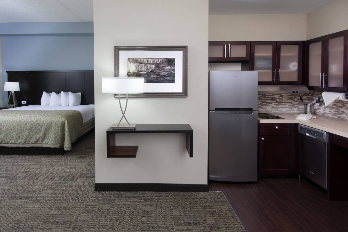 In-room safe, desk, soundproofing, iron/ironing board