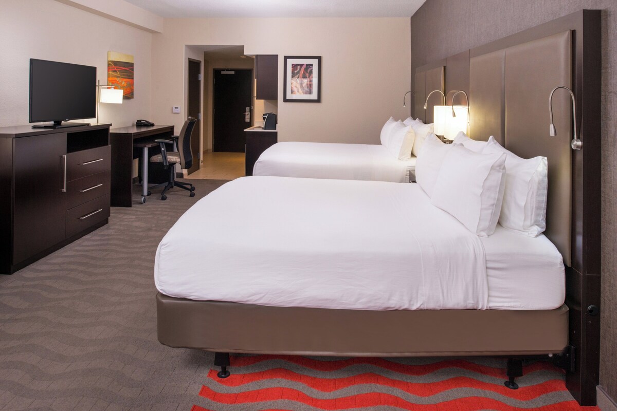 Standard Room, 2 Queen Beds, Accessible Bathtub | Desk, laptop workspace, iron/ironing board, WiFi