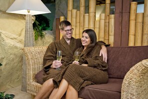 Sauna, hot tub, steam room, body treatments, hot stone massages