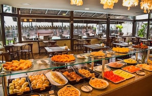 Desayuno bufé gratuito y diario