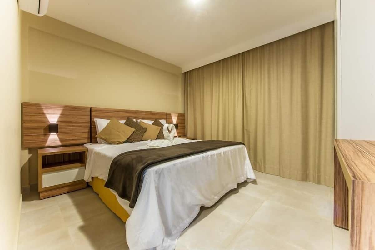 Minibar, in-room safe, desk, blackout drapes