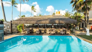 2 piscinas al aire libre, sombrillas, tumbonas