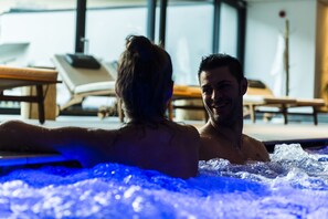 Bain à remous intérieur