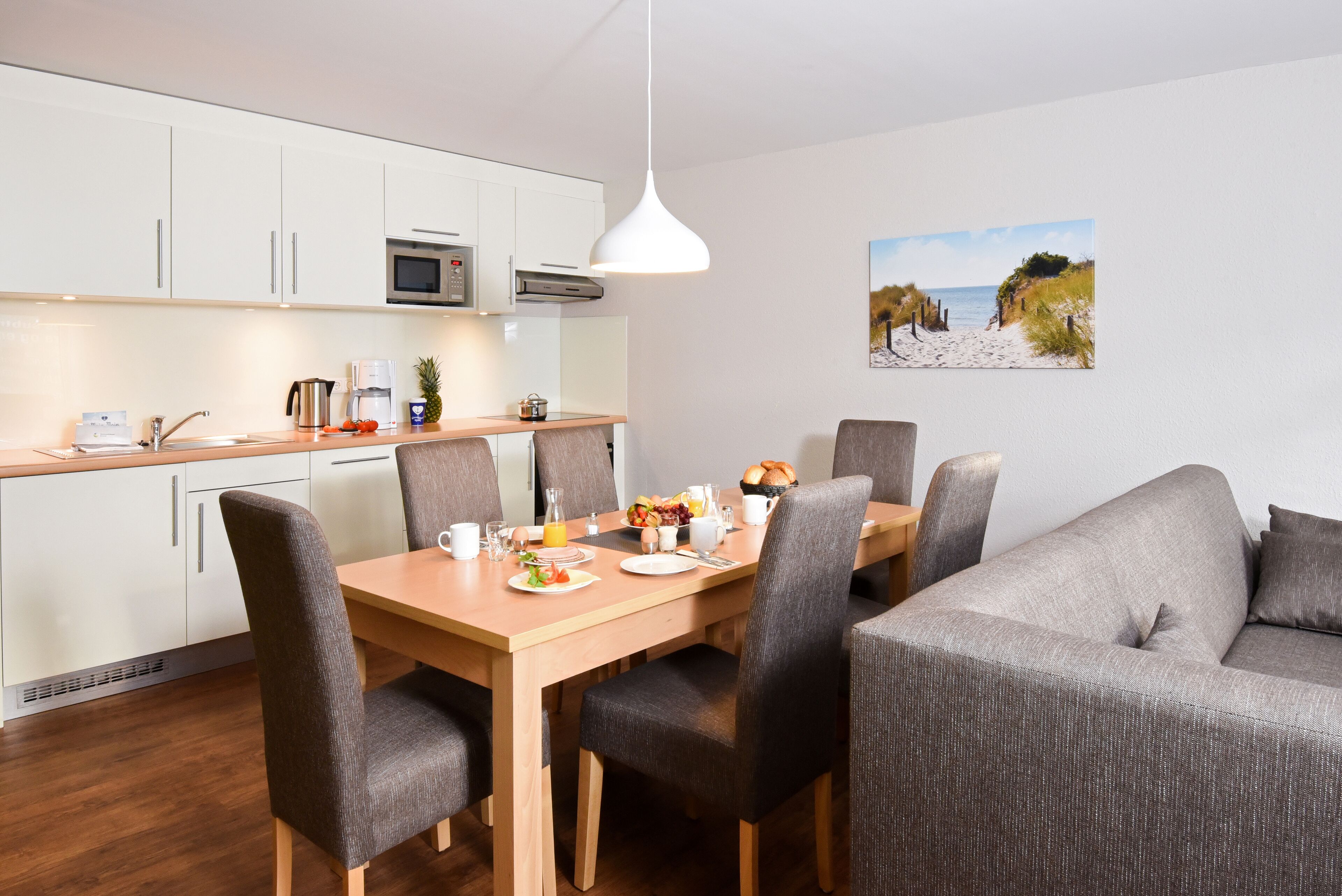 4-Room Apartment | Living area | 32-inch flat-screen TV with satellite channels, TV