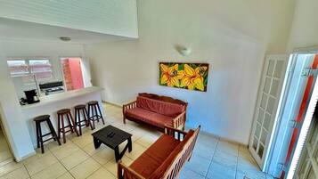Family Room | Living area | 43-inch Smart TV with satellite channels