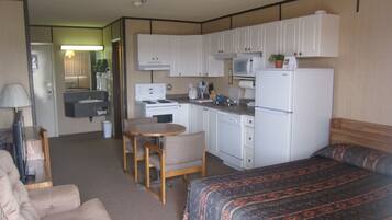 Standard Suite | Free WiFi, bed sheets