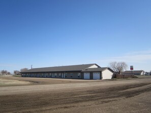 Front of property - Inn of The South (Shaunavon)