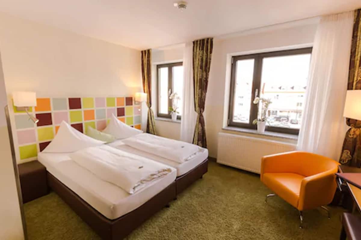 Standard Double Room | Premium bedding, in-room safe, desk, blackout drapes