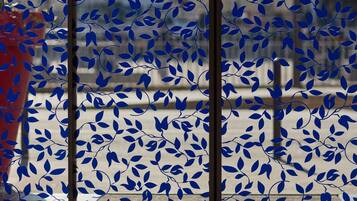 Douche, articles de toilette gratuits, sèche-cheveux