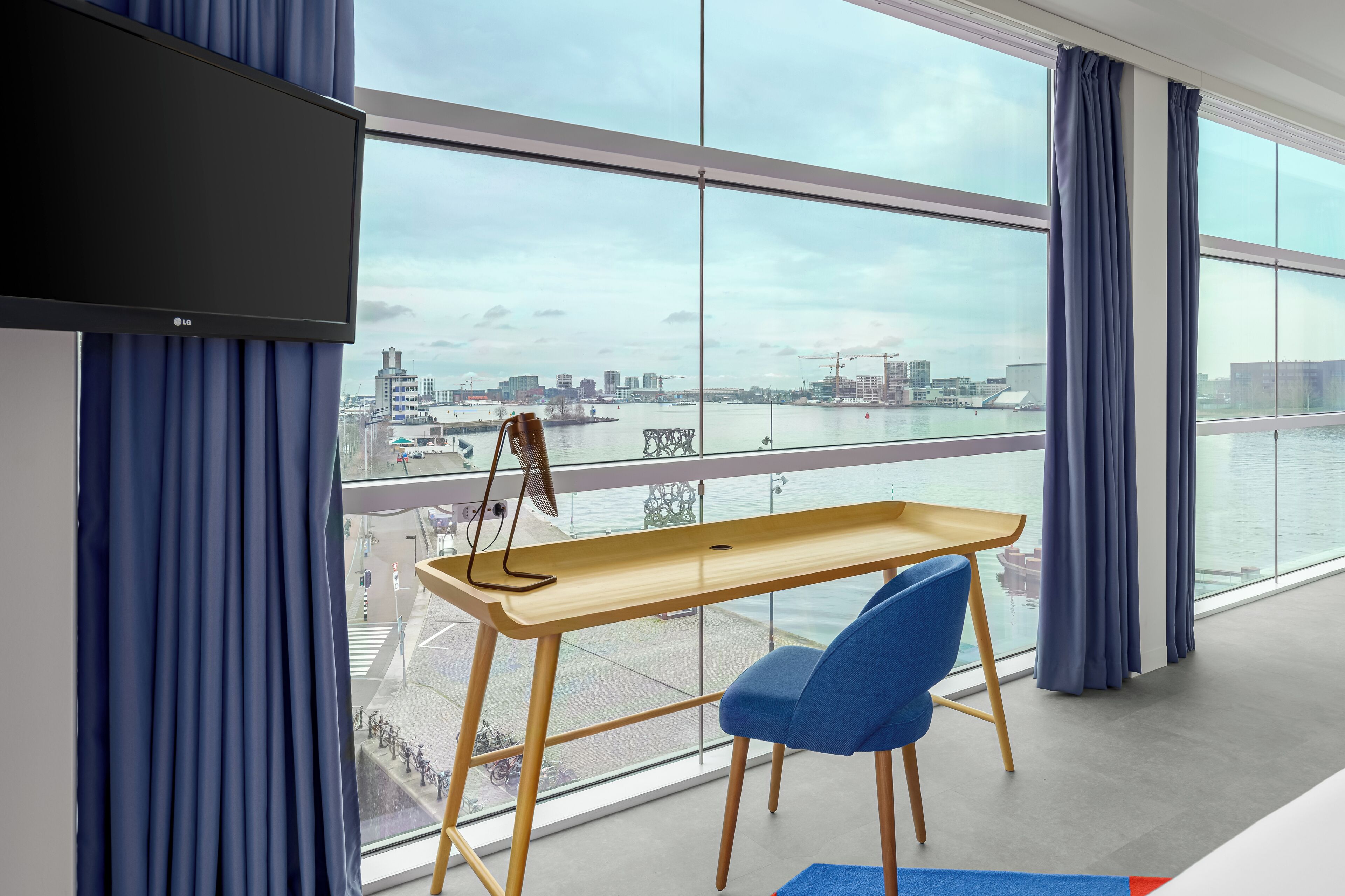 executive room, corner | 1 bedroom, minibar, in-room safe, individually decorated