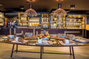 Daily buffet breakfast for a fee - Room Mate Aitana, Amsterdam (Amsterdam)