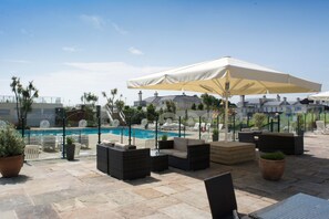 3 restaurants; breakfast, lunch, and dinner served - TLH Toorak Hotel - TLH Leisure, Entertainment and Spa Resort (Torquay)