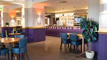 3 bars/lounges, sports bar